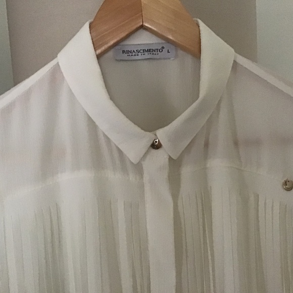 Designer Rinascimento Warm White Blouse, Fringed Front, Made in Italy. - Picture 9 of 16